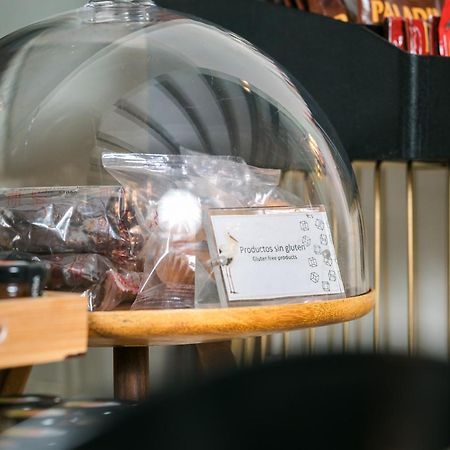 Hospes Palacio De Arenales & Spa Касерес Экстерьер фото A chocolate display at a coffee shop
