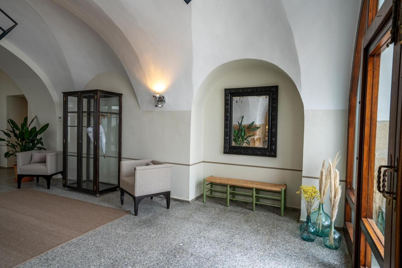 Hospes Palacio De Arenales & Spa Касерес Экстерьер фото Interior of the hotel