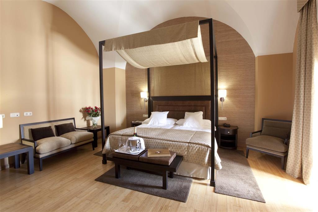 Hospes Palacio De Arenales & Spa Касерес Номер фото A room at the hotel